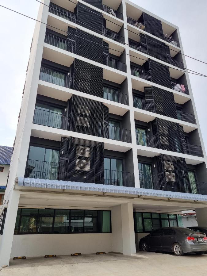 Tiara Place Bangkok Buitenkant foto